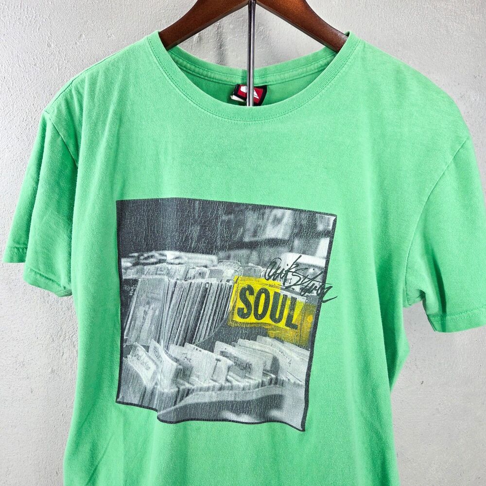 Vintage Y2K Quiksilver Soul Vinyl Record Store Graphic Tee Sz M